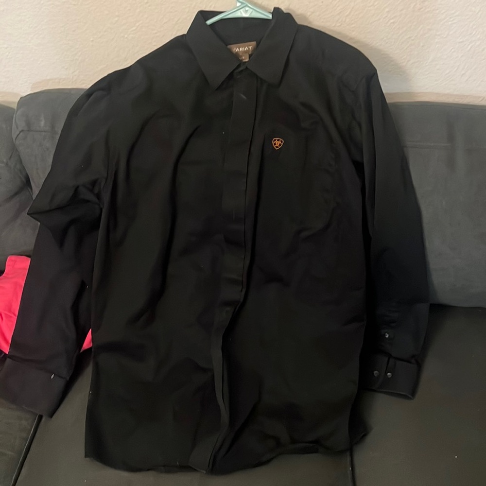 Black ariat shirt